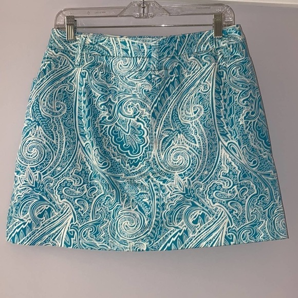 Skort teal and white contemporary print. Belt loops and front pockets size 10P
C - Picture 8 of 15